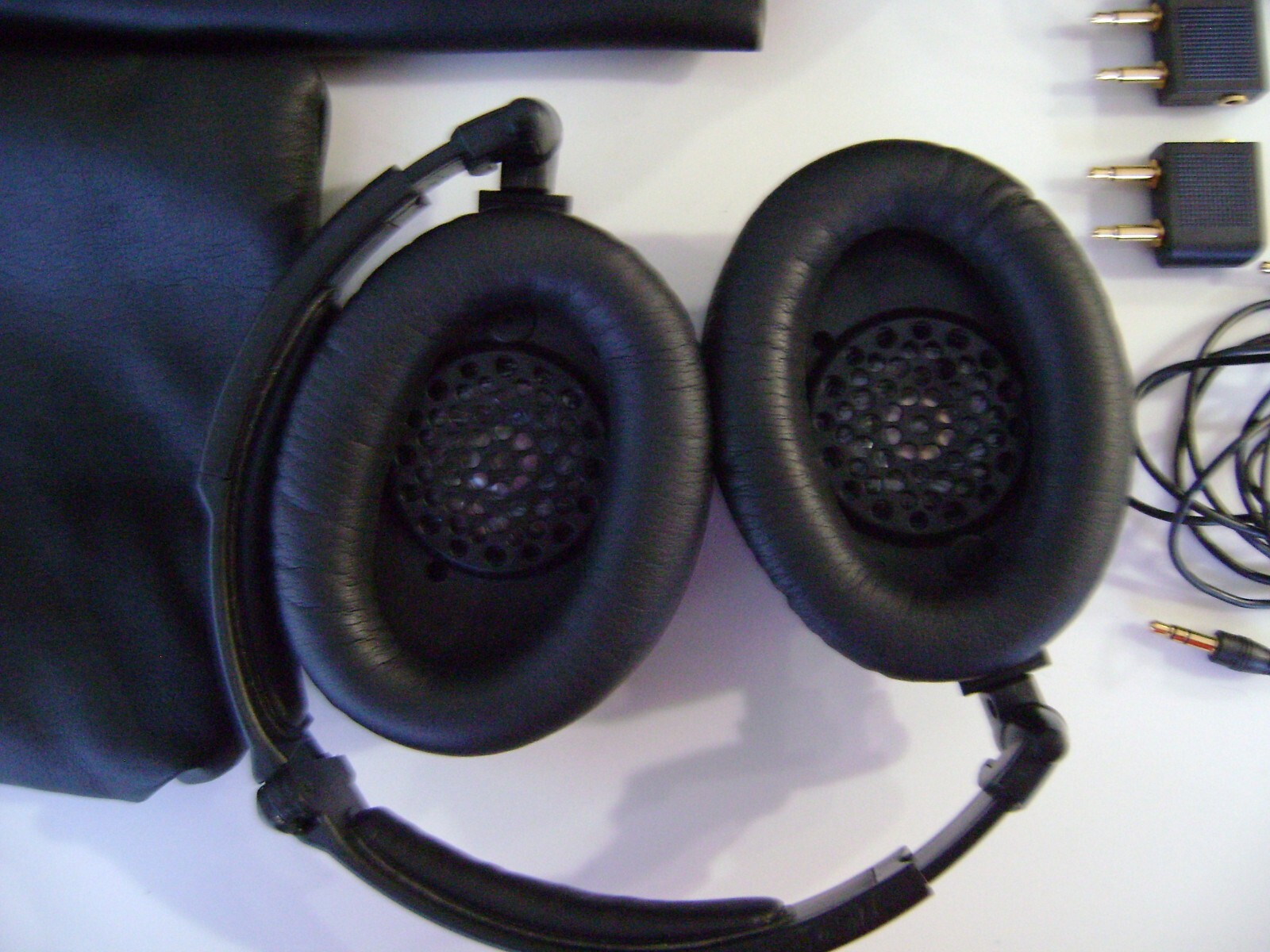Creative HN-700 Active Noise-Canceling Folding Headphones Airplane Adapter Aux