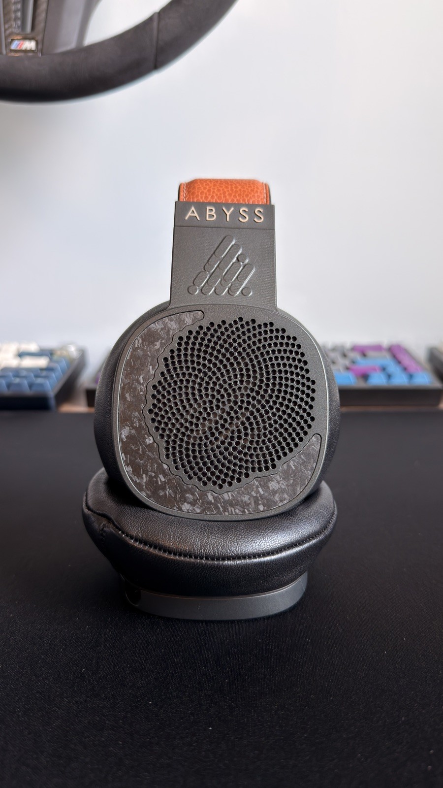 ABYSS Diana MR Forged Carbon Planar Magnetic Headphones 4.4mm Cable Box + 2 Pads