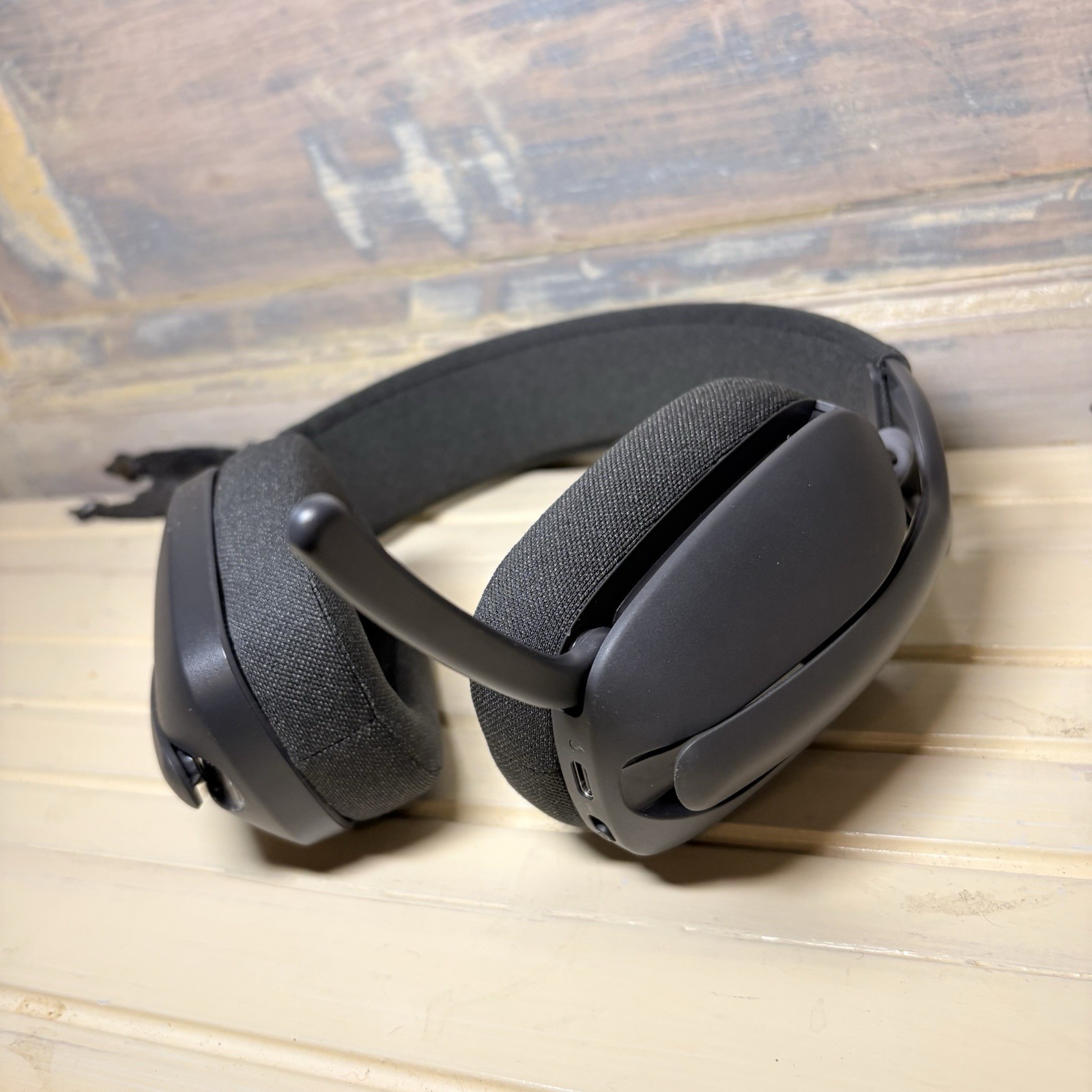 Logitech Zone Vibe 125 Bluetooth Headphones With Foldable Microphone EUC