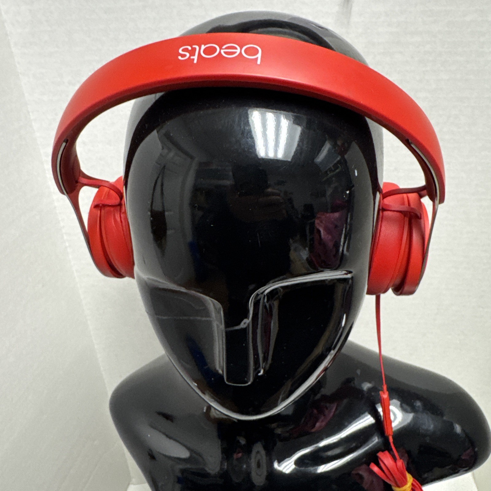 Beats by Dre Foam On Ear Wired Red Headphones Silver Metal Sides Unisex Powerful