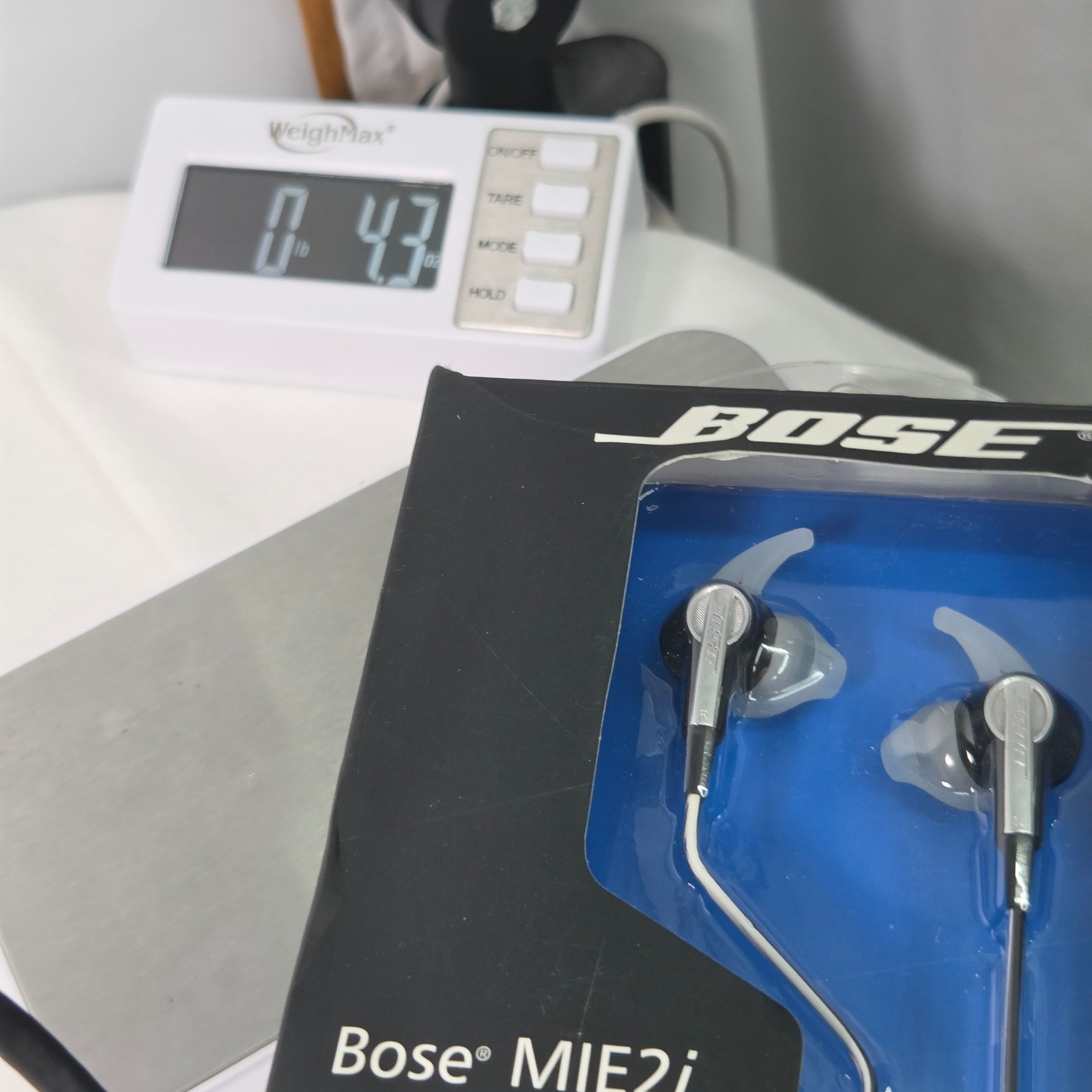 Bose MIE2i 327279-3169 Wired In Ear Mobile Headset Apple iPhone Cord Black White