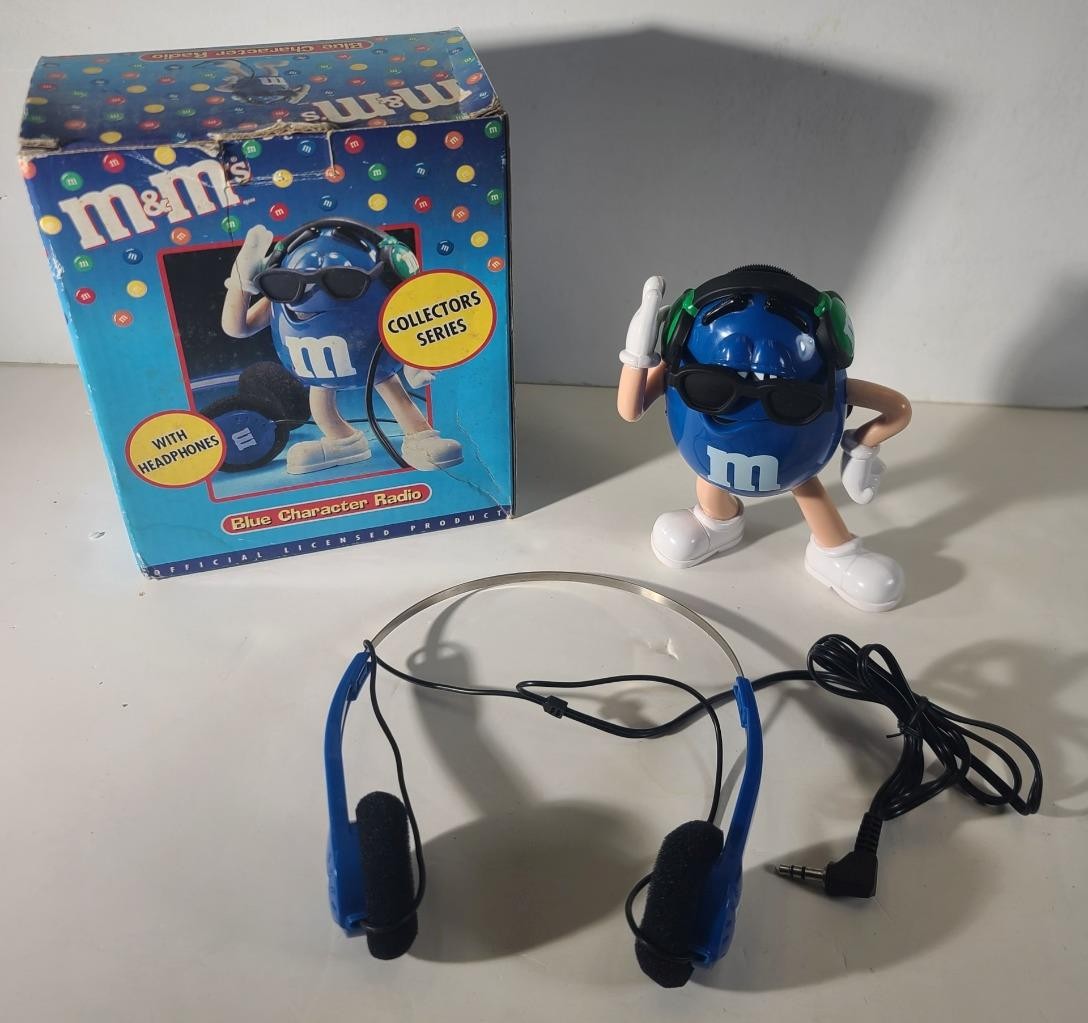 RADIO SHACK EXCLUSIVE M & M’S BLUE CHARACTER HEADSET RADIO BOXED MINT