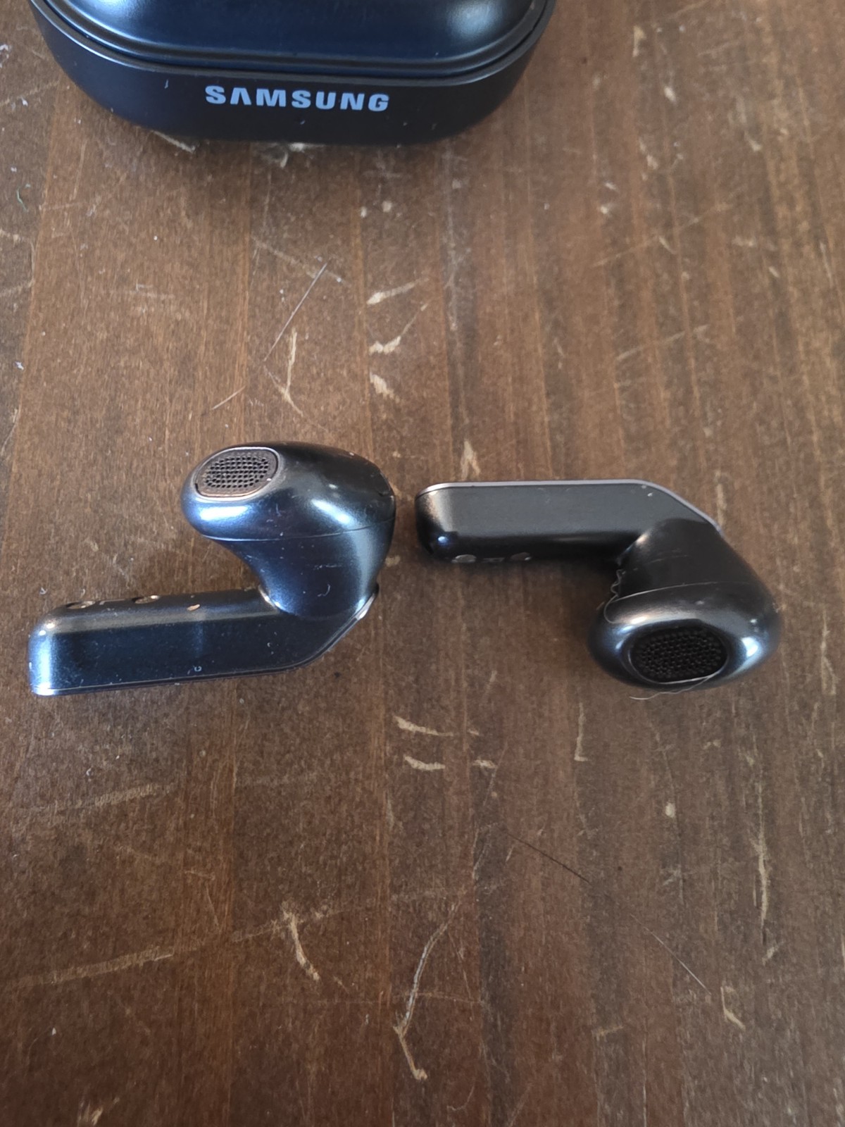 New W/O Box Samsung Galaxy Buds 4 (SM-R540) W/ New Silicon Ear Stabilizers