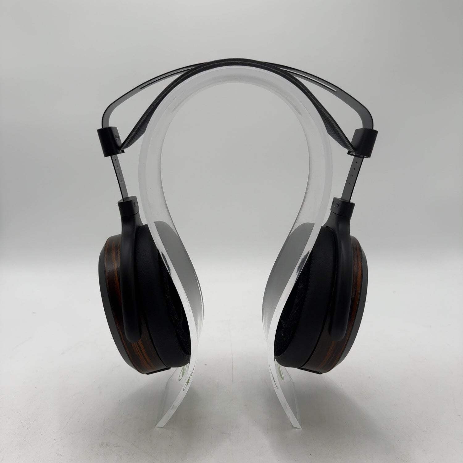 HIFIMAN HE560 Planar Magnetic Headphones Wood Grain
