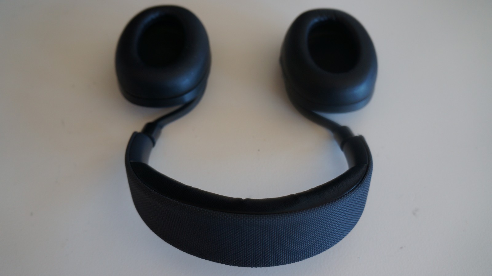 Bowers & Wilkins Headphones PX – Good working.