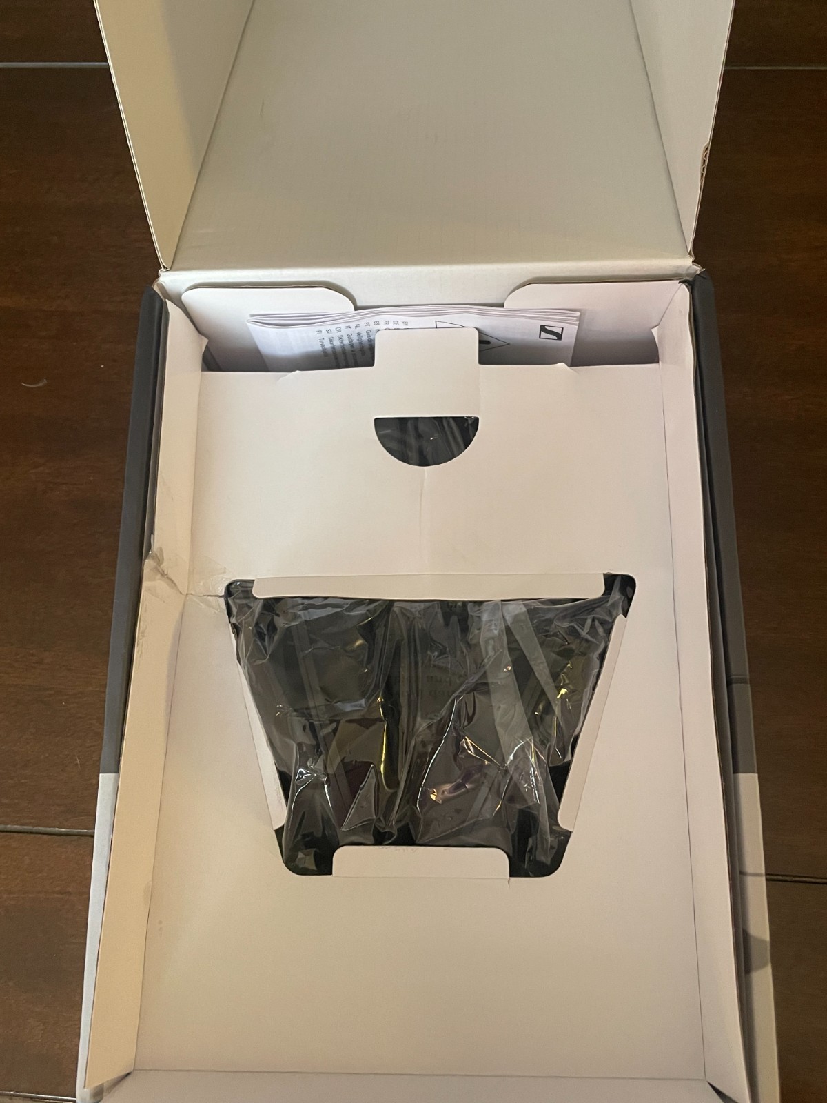 Sennheiser HD 560S Over-the-Ear Wired Headphones – Black *OPEN BOX-UNUSED*