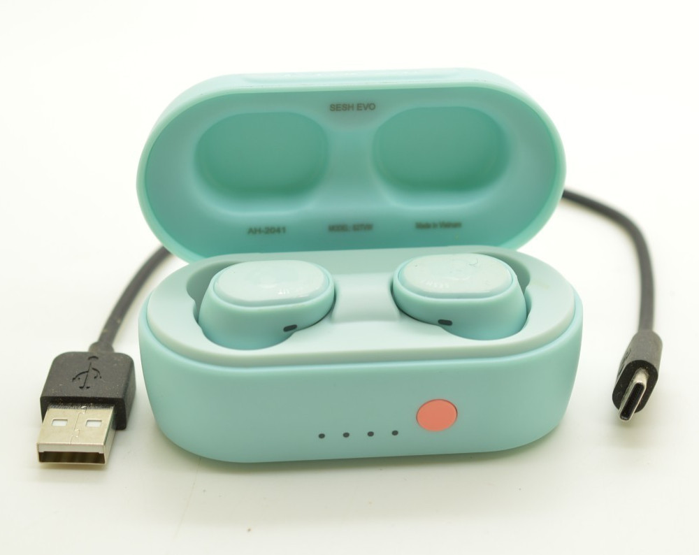 Skullcandy Sesh Evo Wireless in Ear Earbuds Earphones S2TVW – Bleached Blue