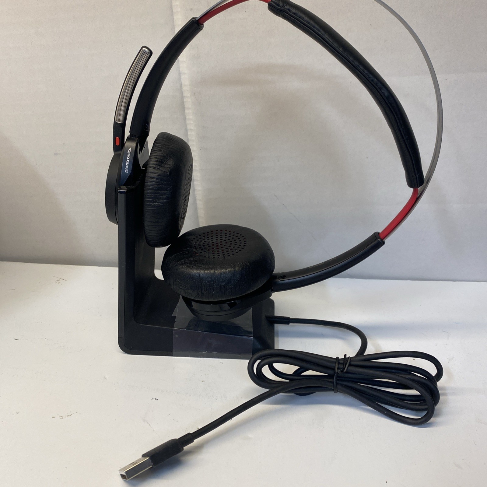 Plantronics Voyager Focus UC B825 w/Charger Stand Reconditioned With Warranty