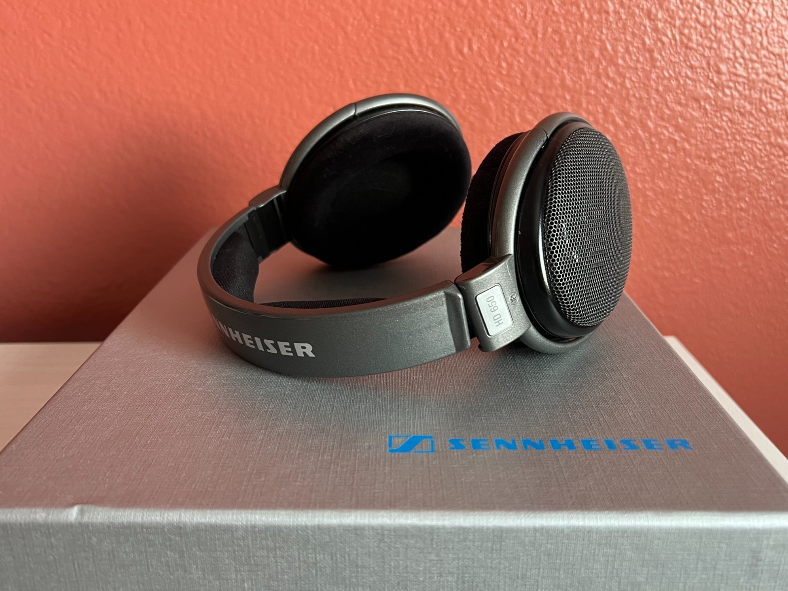 Sennheiser HD 650 Headphones – Over Ear – Open Back – Gray/Black