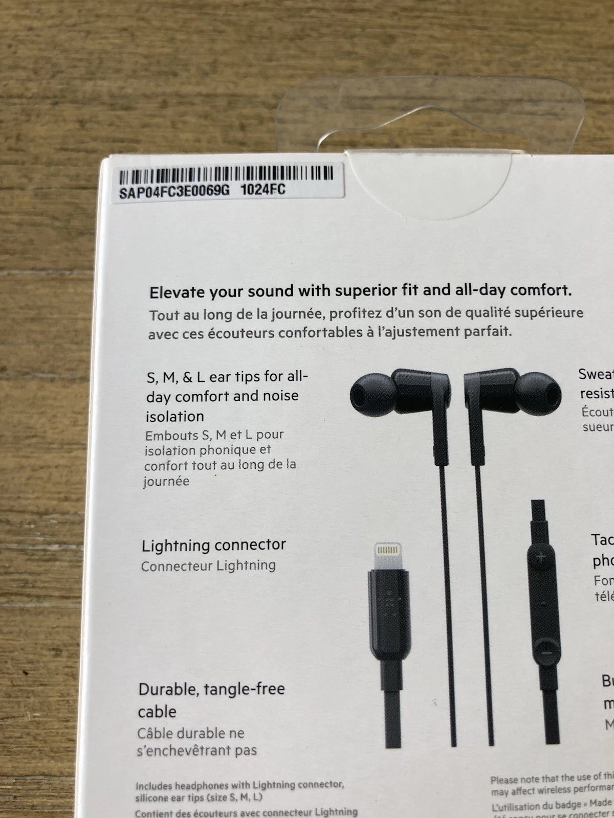 NEW BELKIN WIRED HEADPHONES WITH LIGHTNING CONNECTOR BLACK NEW IN BOX