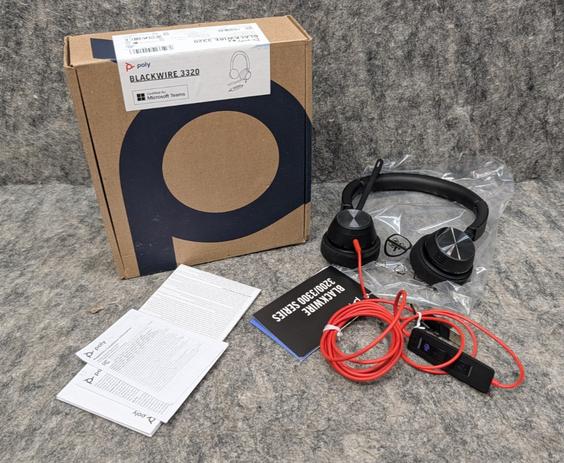 Poly Blackwire 3320 Stereo Microsoft Teams Certified USB-C Headset + USB-C/A Ada