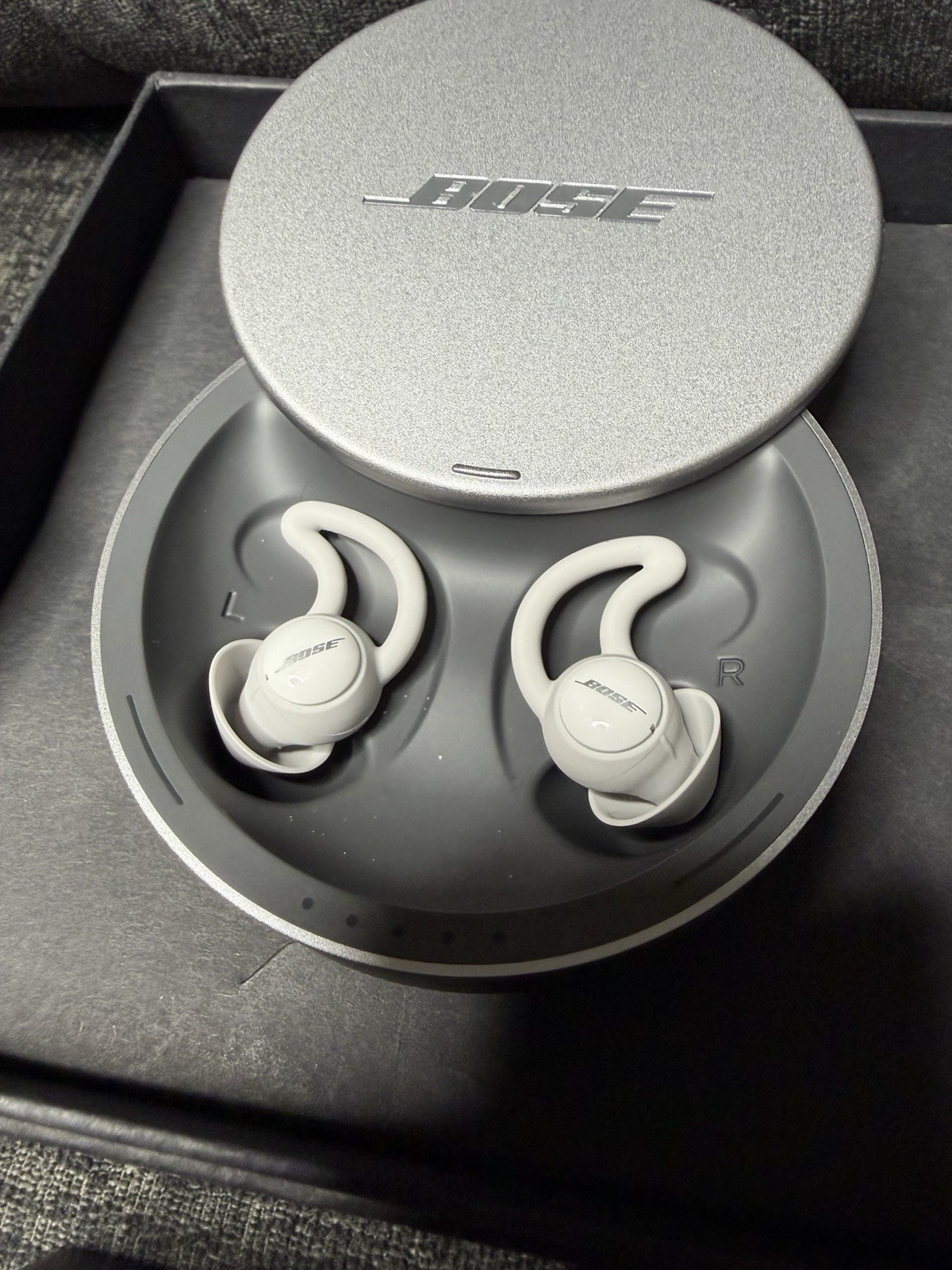 Bose Noise-Masking Sleepbuds 785593-0010 With Manual And Charger *UNTESTED*