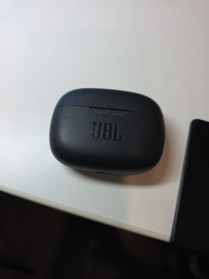 JBL Vibe Beam True Wireless Bluetooth Earbuds And Charging Case