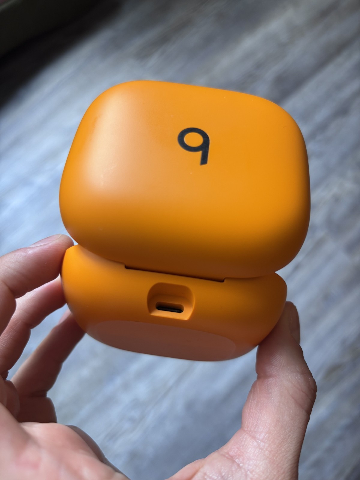 Powerbeats 2 by Dr. Dre Pro Wireless Earphones – Electric Orange