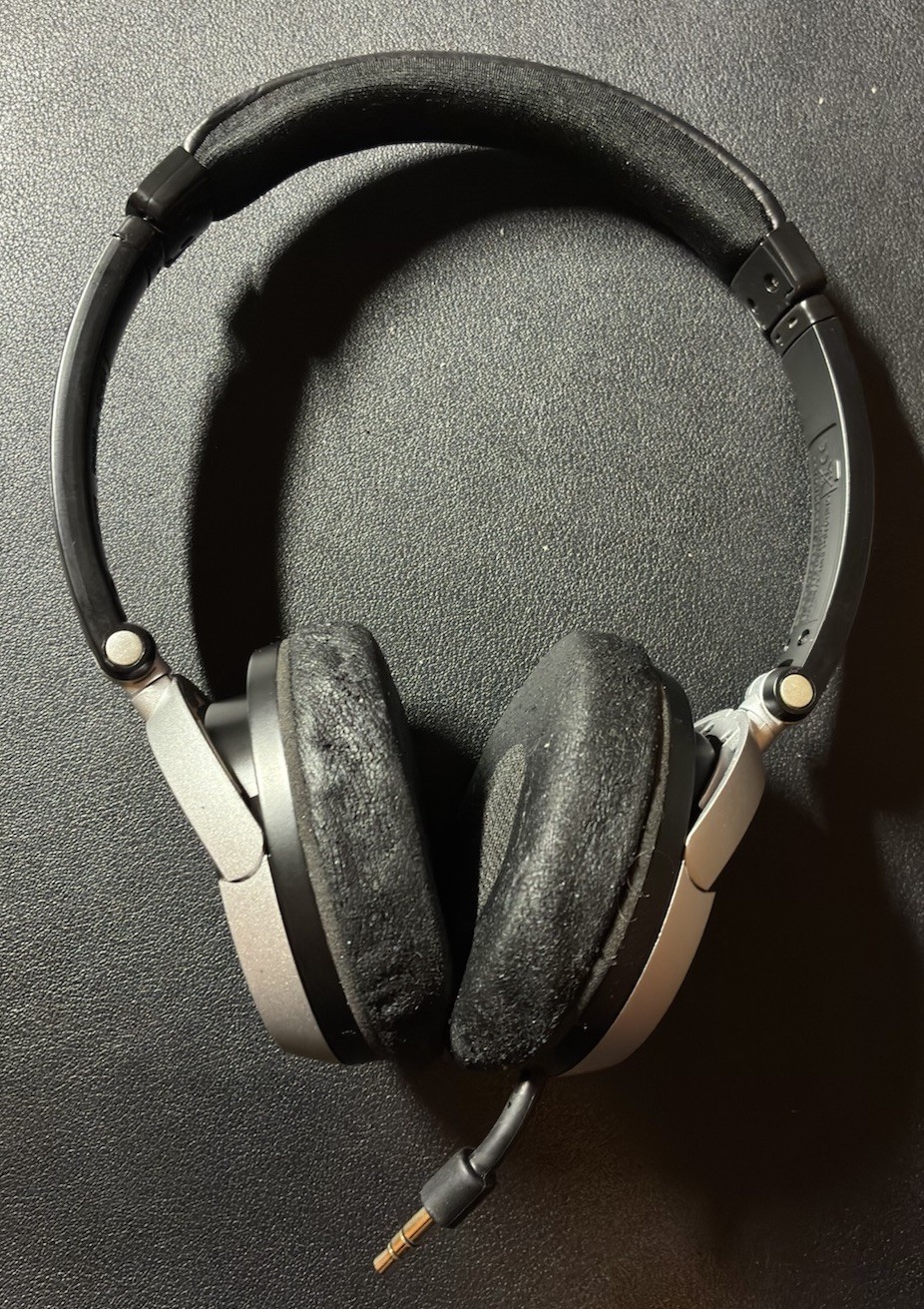 BOSE On-Ear Headphones Wired with CASE