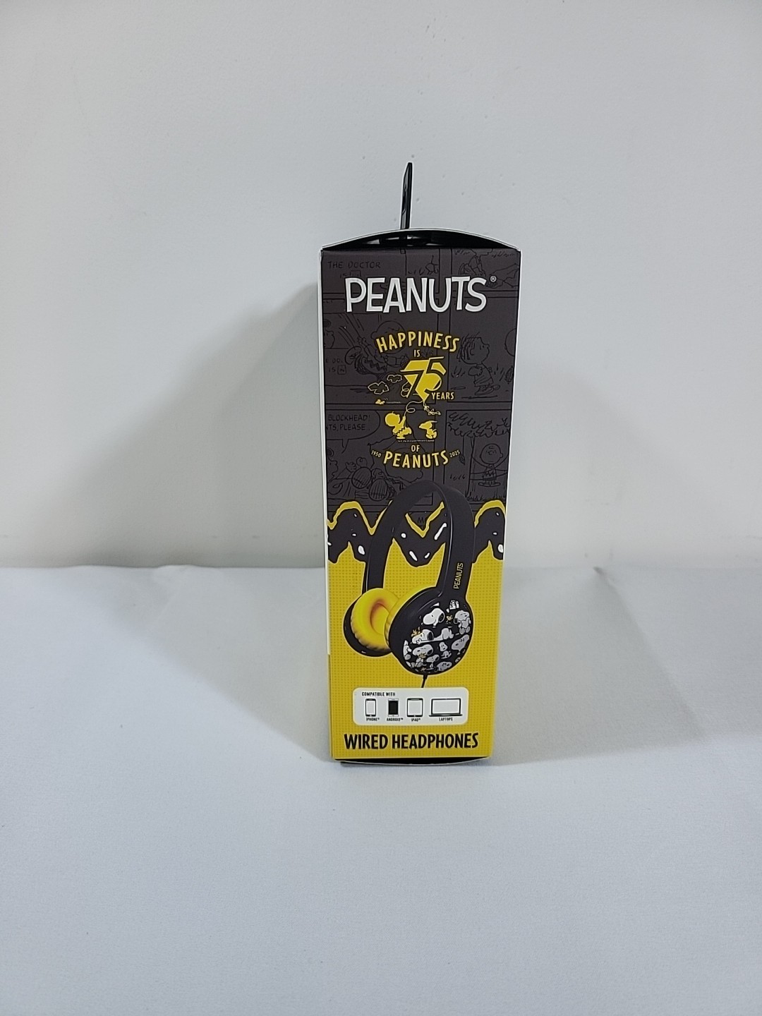 Peanuts New 2025 Snoopy Wired Headphones 3.5mm Headphone Jack Black/Yellow