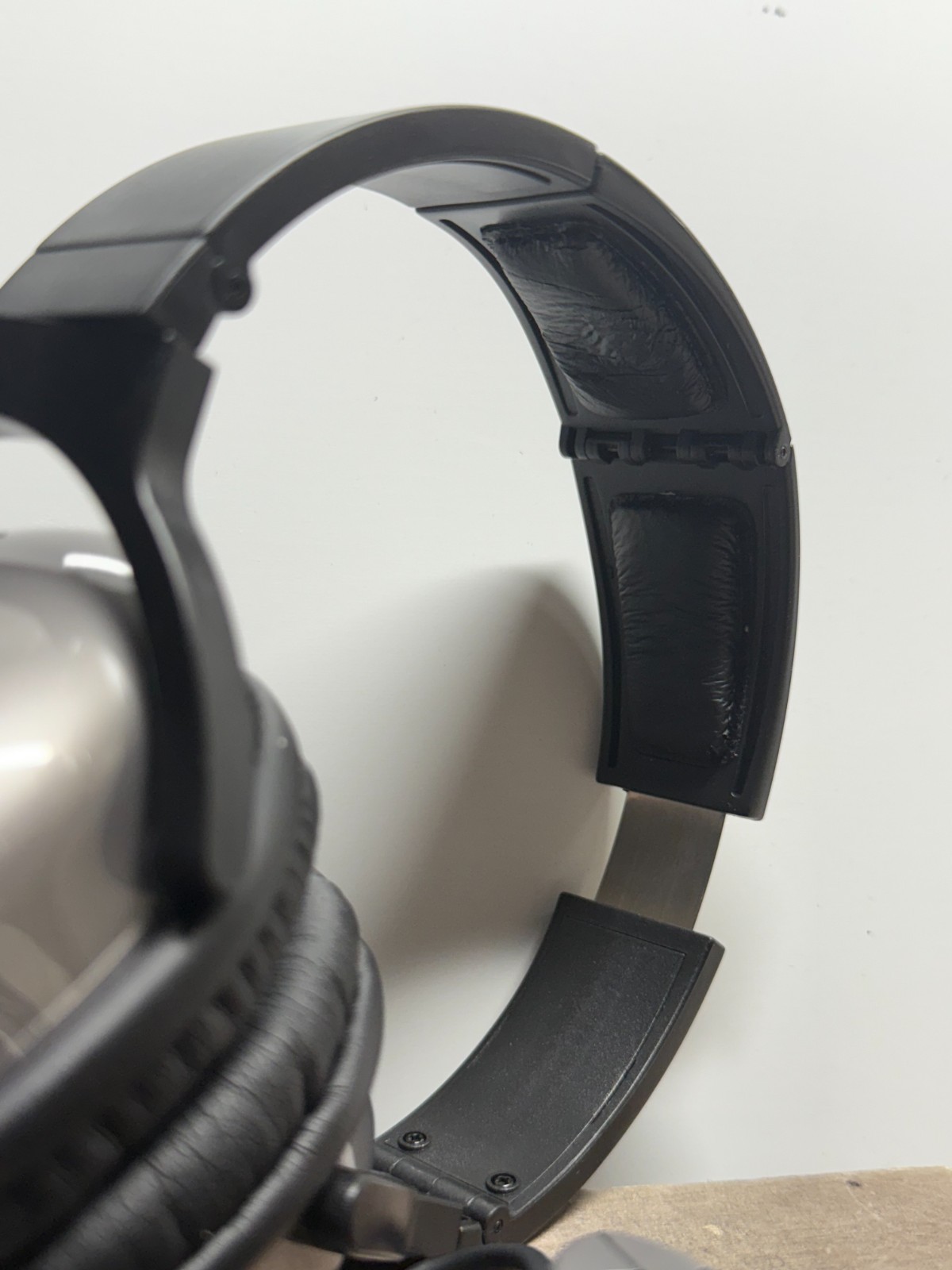 High Sierra Noise-Cancelling Headphones- Fast Ship