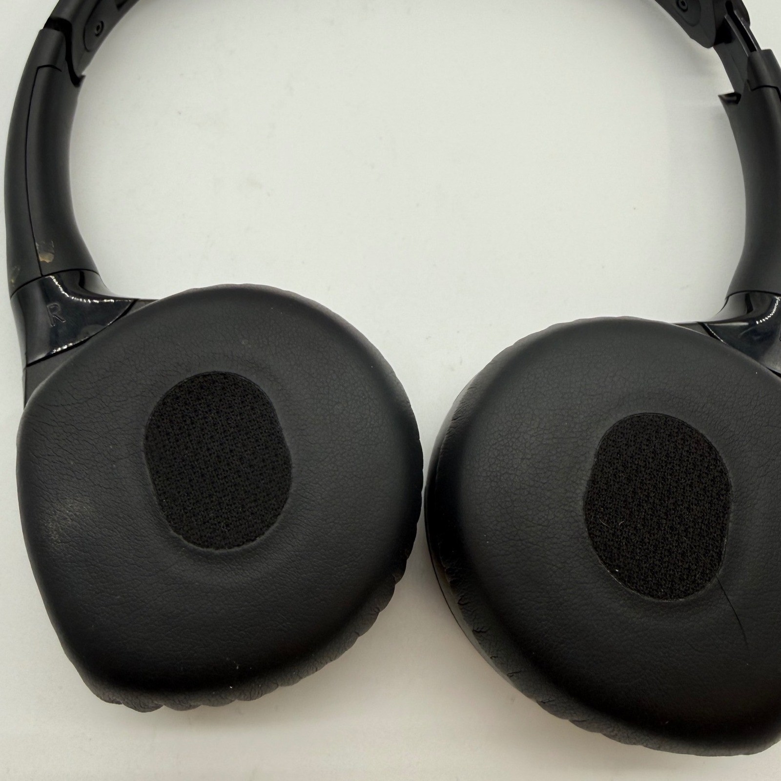 GMC Wireless Infrared IR Headphones Rear Seat Entertainment System Dual CH