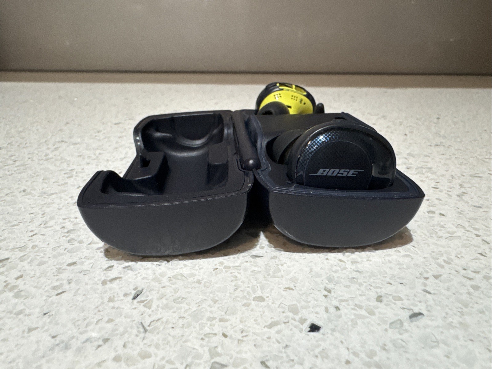Bose SOUNDSPORT FREE WIRELESS Headphones Bluetooth Midnight Blue Model 423729