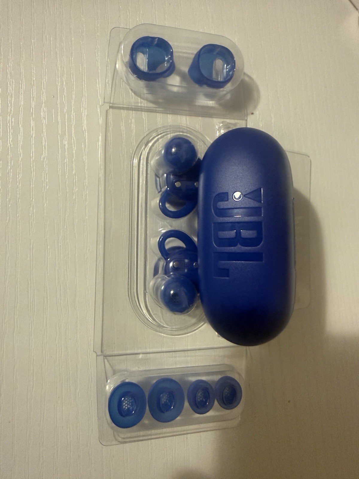 JBL Endurance Race 2 Blue In-Ear Wireless Earbuds USB Charging Case Accessories