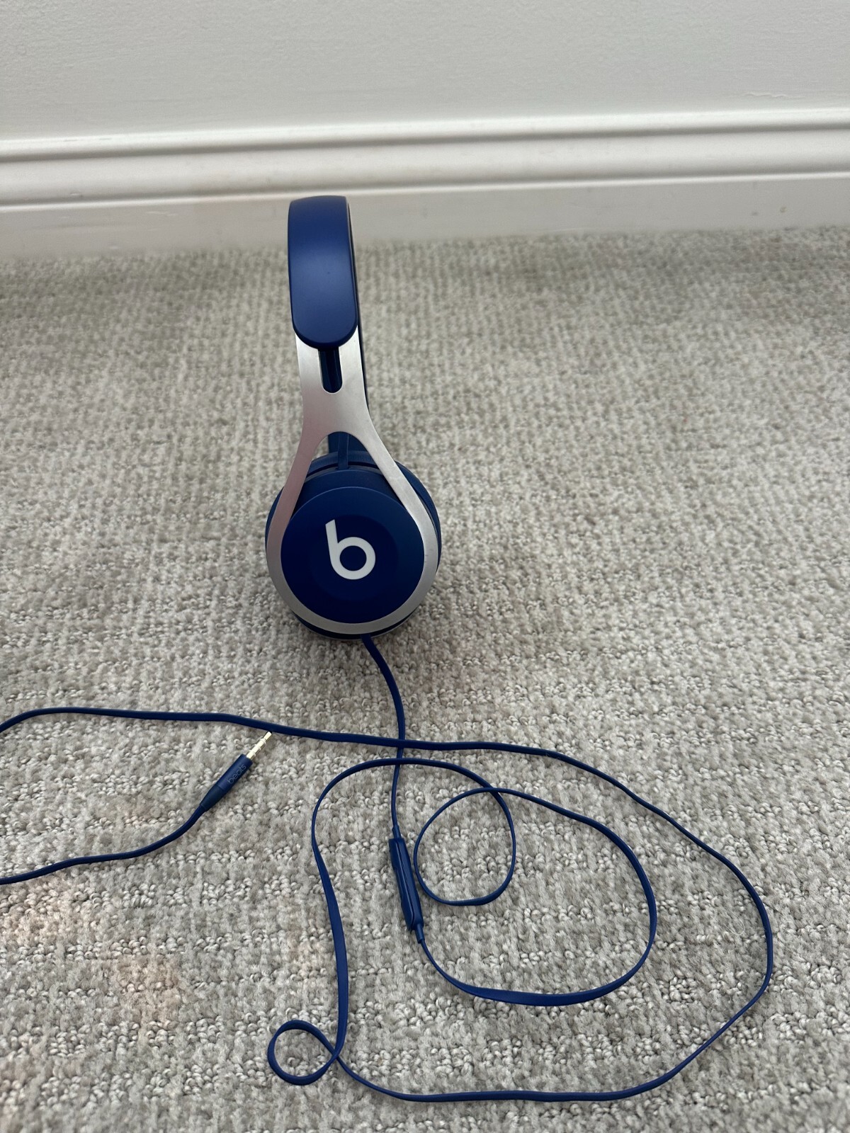 Beats By Dr. Dre ML9D2LLA Headphones – Blue