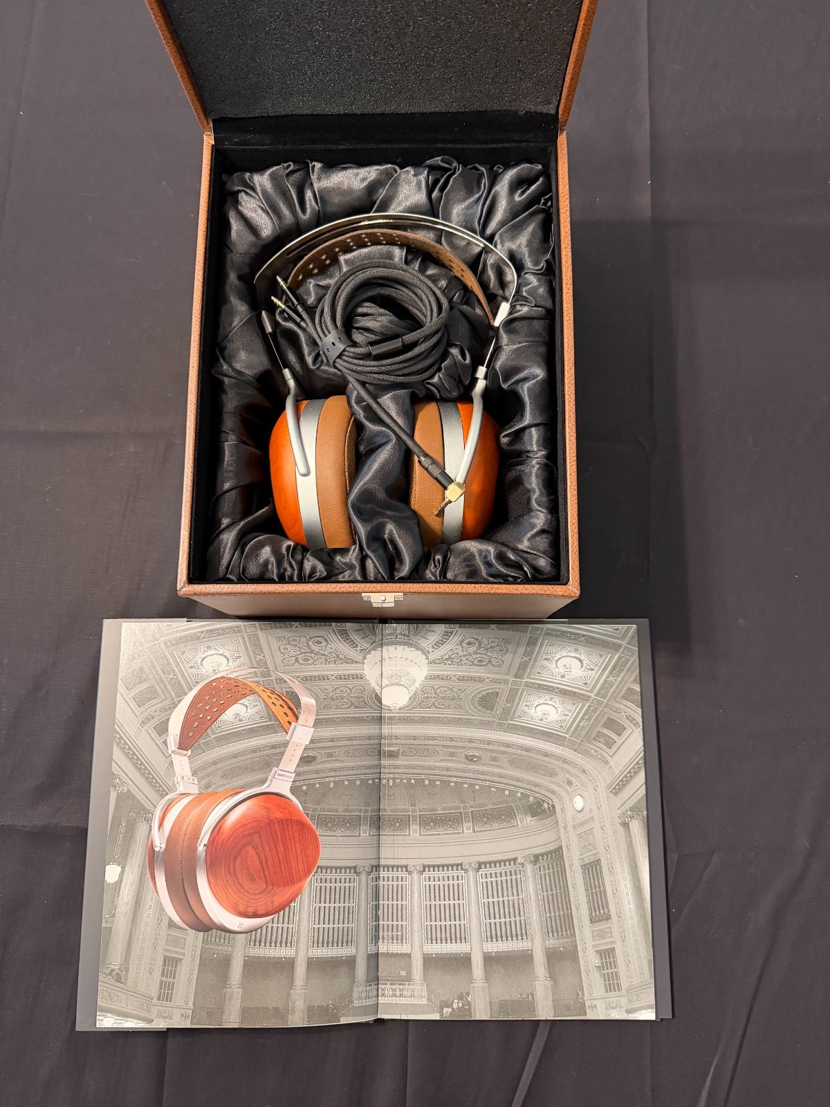 NEW OPEN BOX HIFIMAN HE-R10P Closed Back Planar Magnetic Over-Ear Headphones