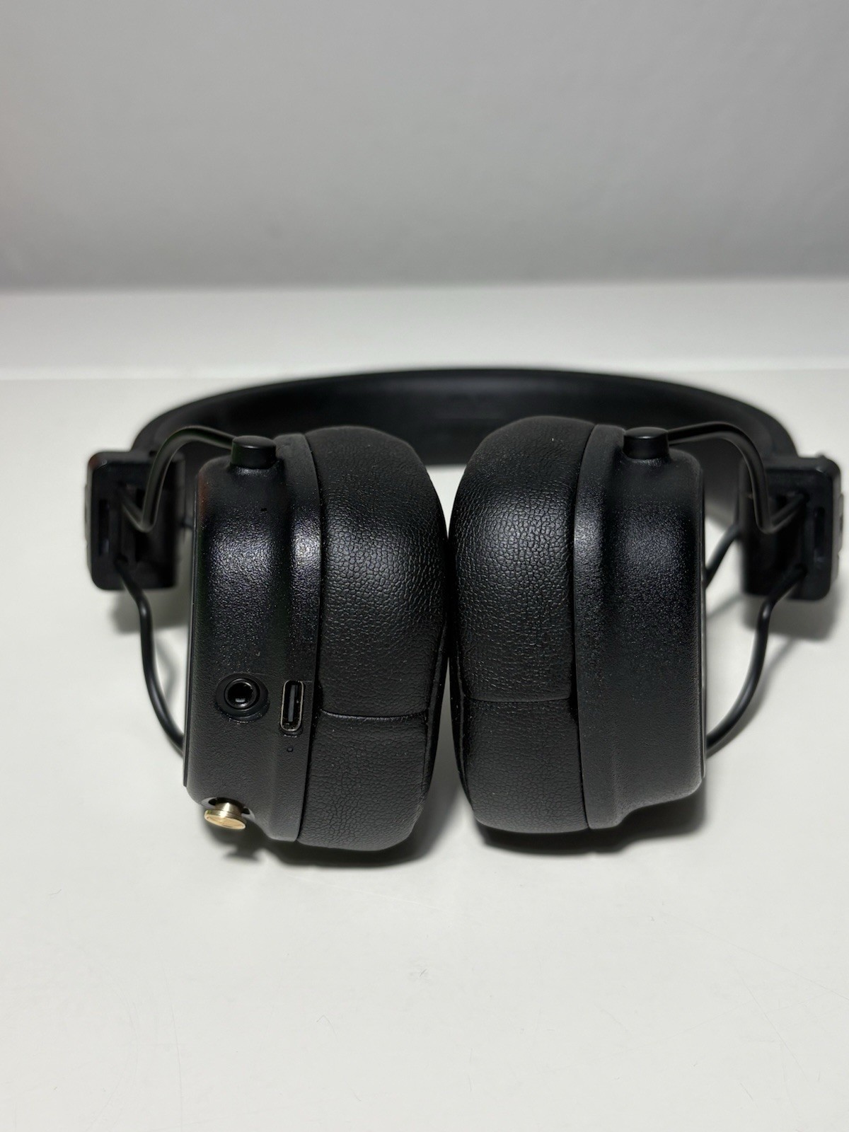 Wireless On-Ear Headphones Black Bluetooth 3.5mm AUX USB-C Overhead Earphones