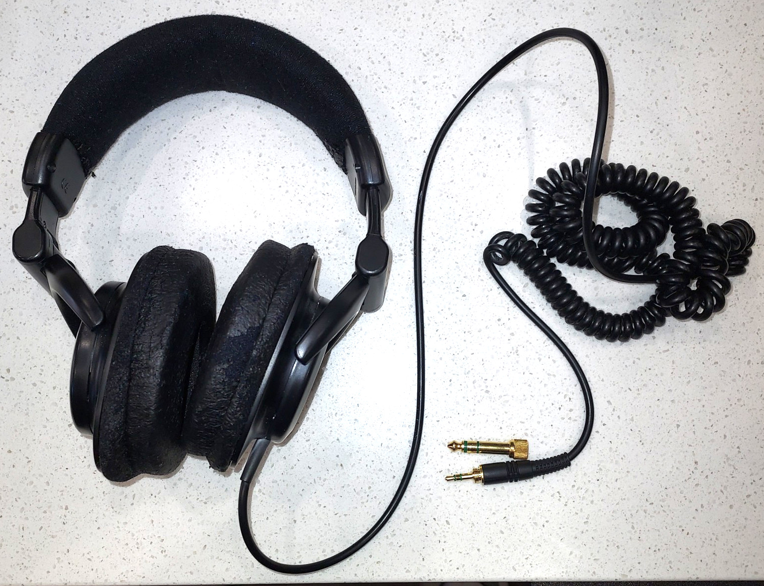 Sony MDR-V600 Dynamic Stereo Headphones Tested Working Needs Pads w/Adapter
