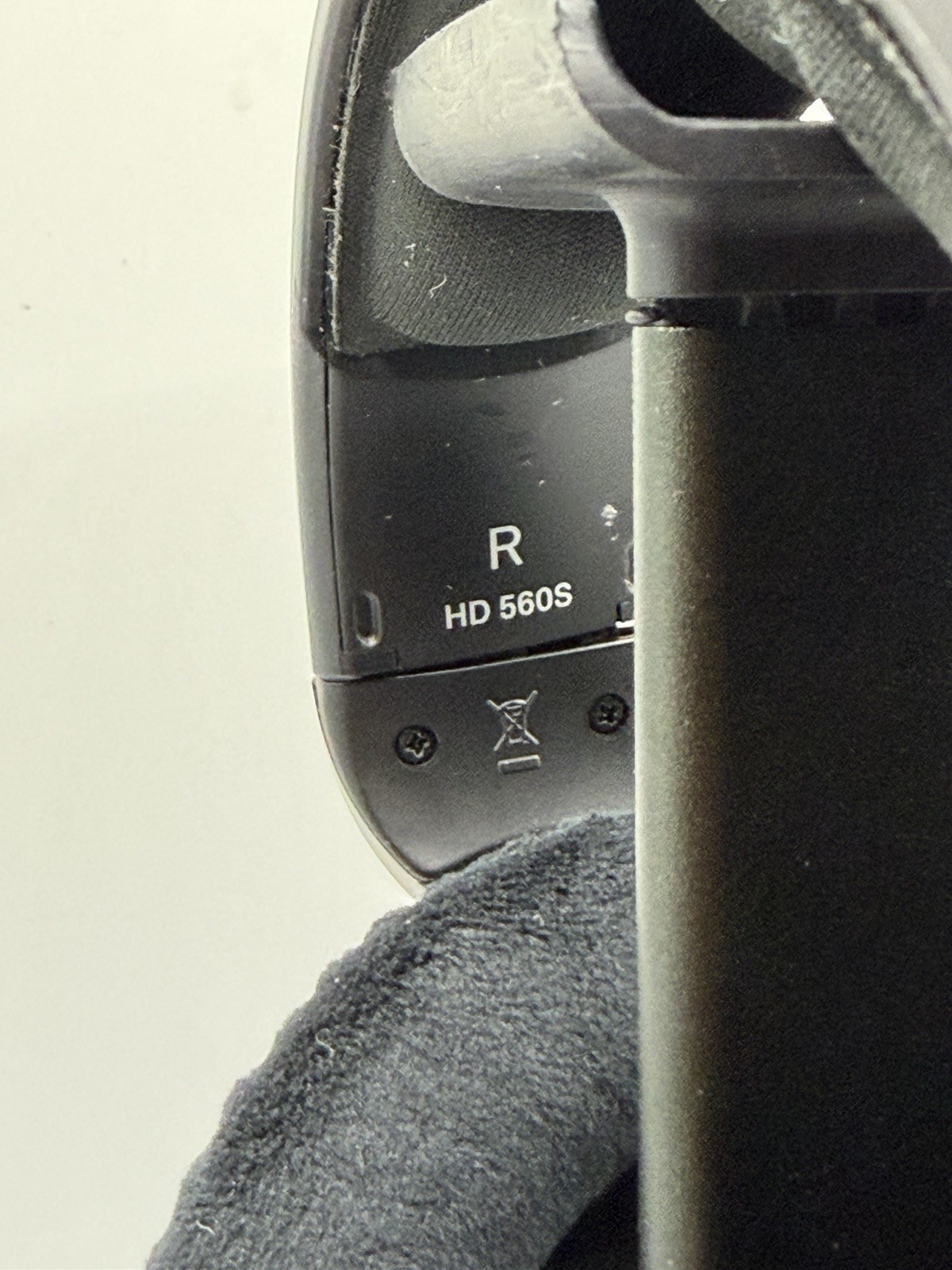 SENNHEISER HD 560S OVER-EAR WIRED HEADPHONES