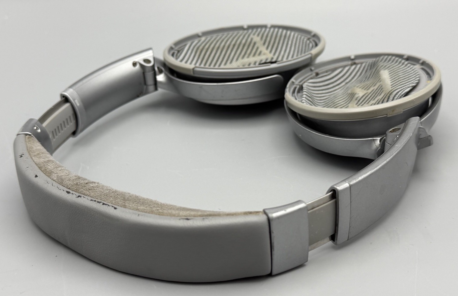 Bose QuietComfort 35 II Wireless Noise Cancelling Headphones Silver *No Ear Pads