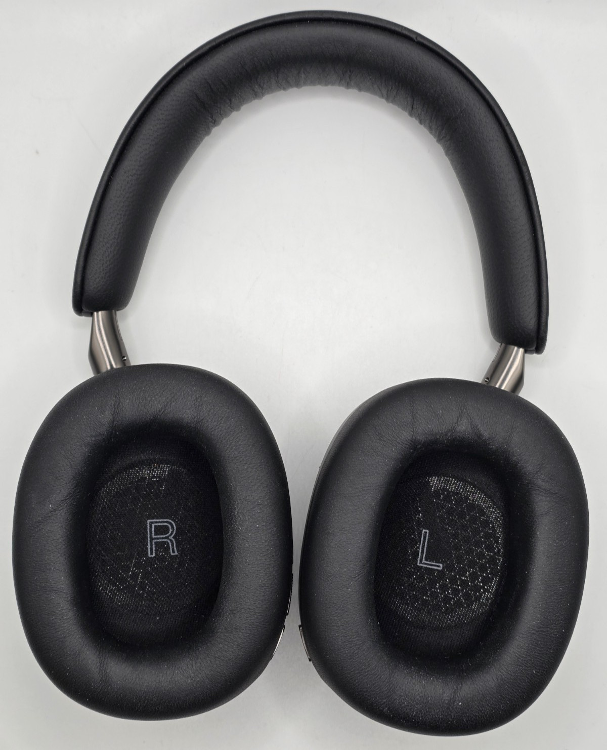 Bowers & Wilkins Px8 Wireless Over-Ear Headphones – Black – Missing Wires