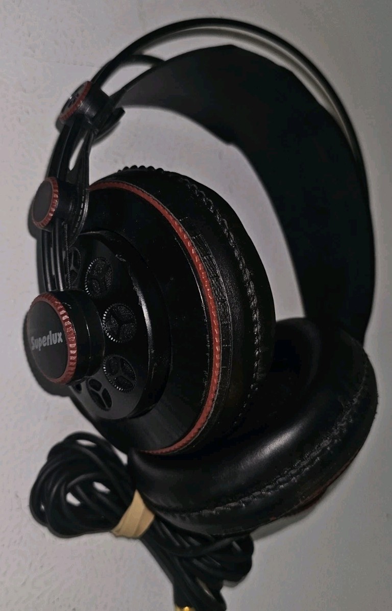 Superlux HD 681 – Dynamic – Semi-Open – Headphones – DJ Over Ear – Professional