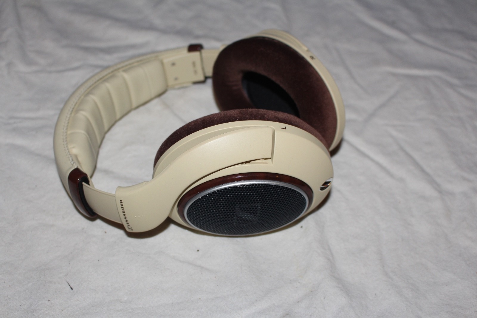 SENNHEISER HD598 Open type Headphones with case