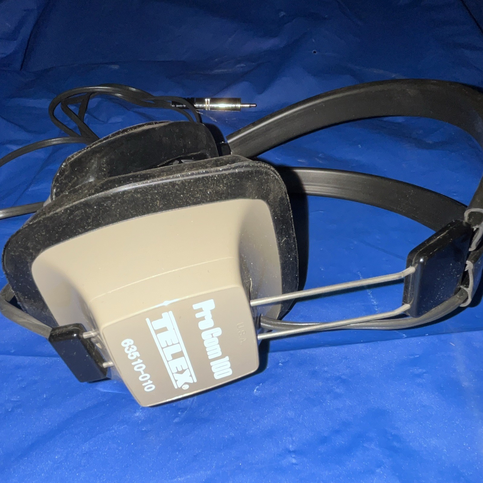 Telex Over-Ear Wired Studio Headphones 1/4 in Plug Black/Gray Adjustable
