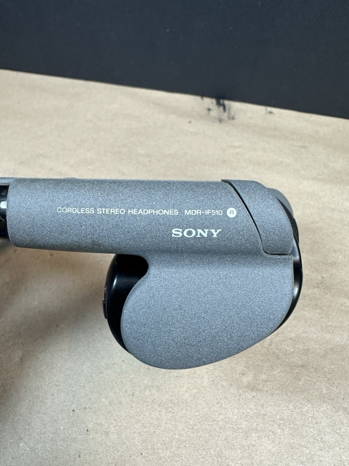 Sony MDR-IF510 cuffie nuove sigillate Ships Fast!