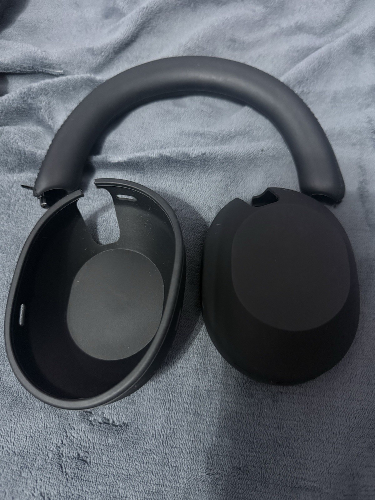 Sony WH-1000XM5 Wireless Noise Canceling Headphones – Black w/ Silicone Covers