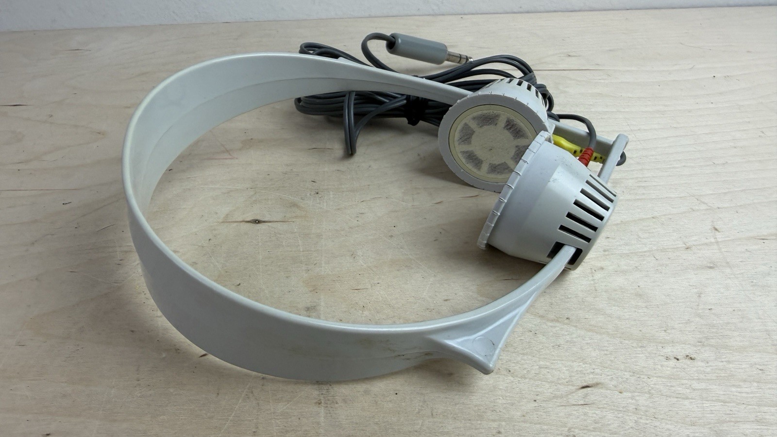 Vintage Sennheiser HD 414 White Headband 2000Ω Wired On Ear Dynamic Headphones