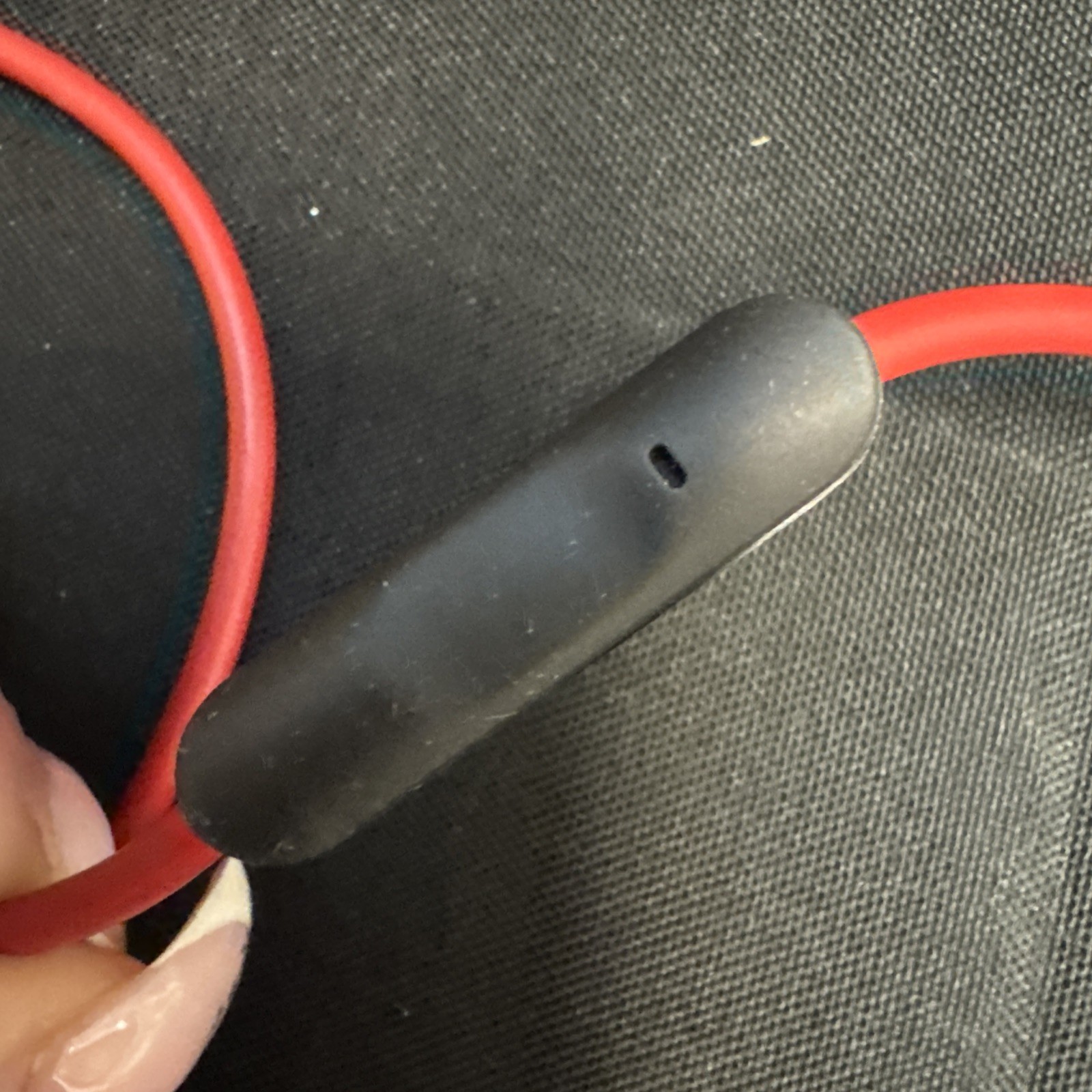 Beats Solo2 Over the Ear Headphones – Black With Wire and Case