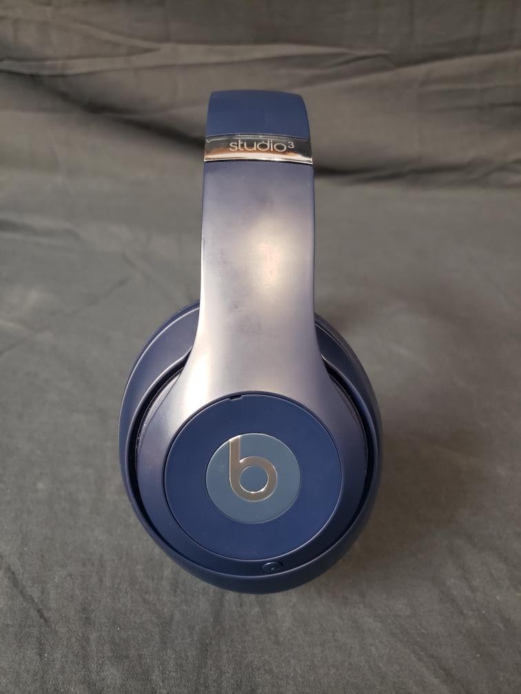 BEATS STUDIO3 WIRELESS BLUE HEADPHONES W/ CASE (G29020059)