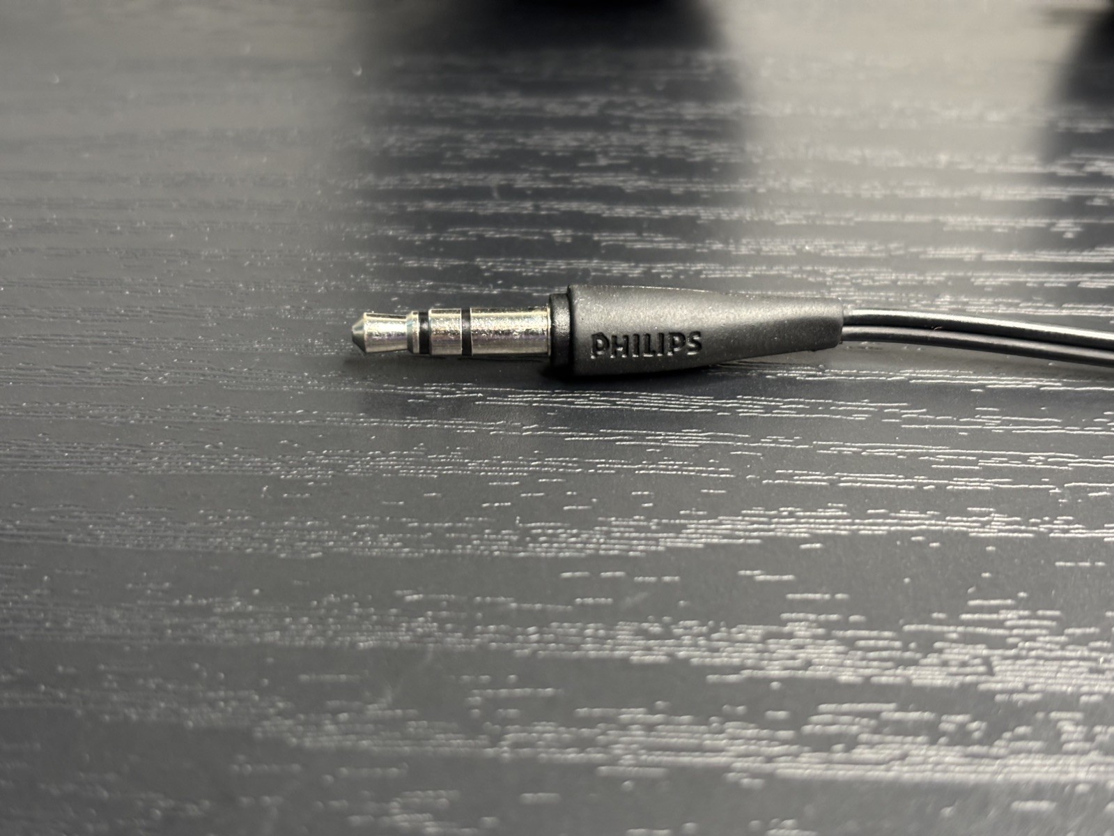 Nike Philips Duro Sport Headphones Unisex Feather Light Sweat Resistant – tested