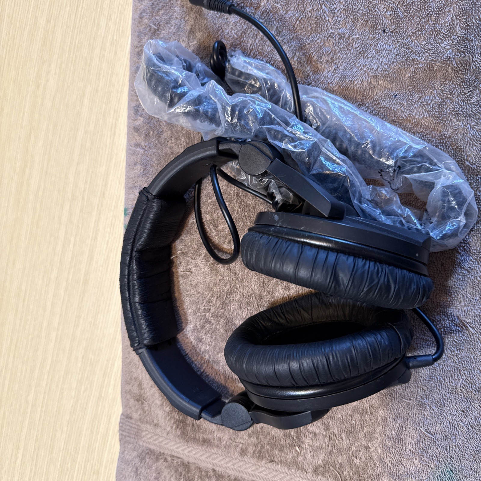 Sennheiser HD 280 Pro Studio Headphones 64 Ohm TESTED WORKS Sounds Great