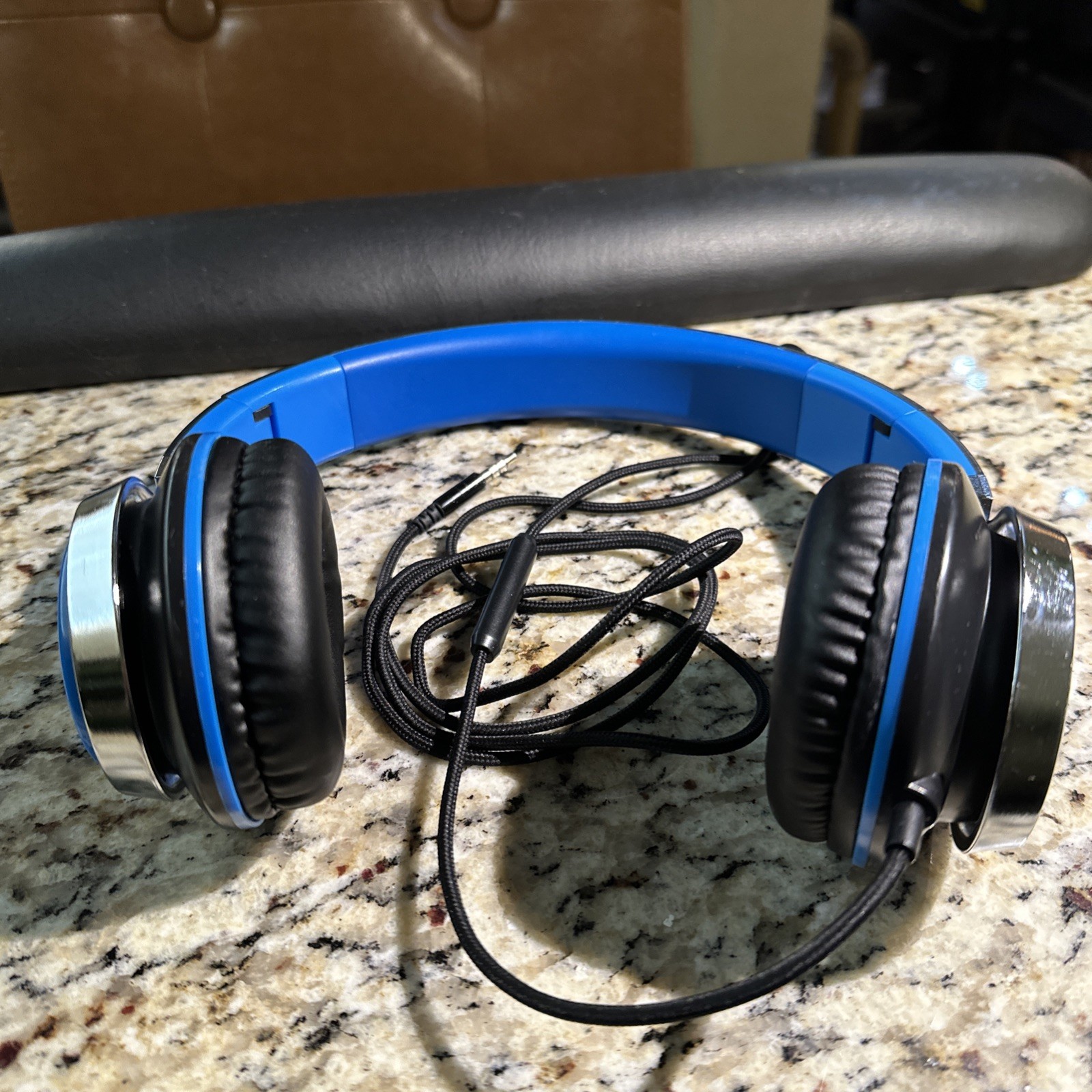 AILIHEN C8 Headphones Wired, On-Ear with Medium, Black, Blue