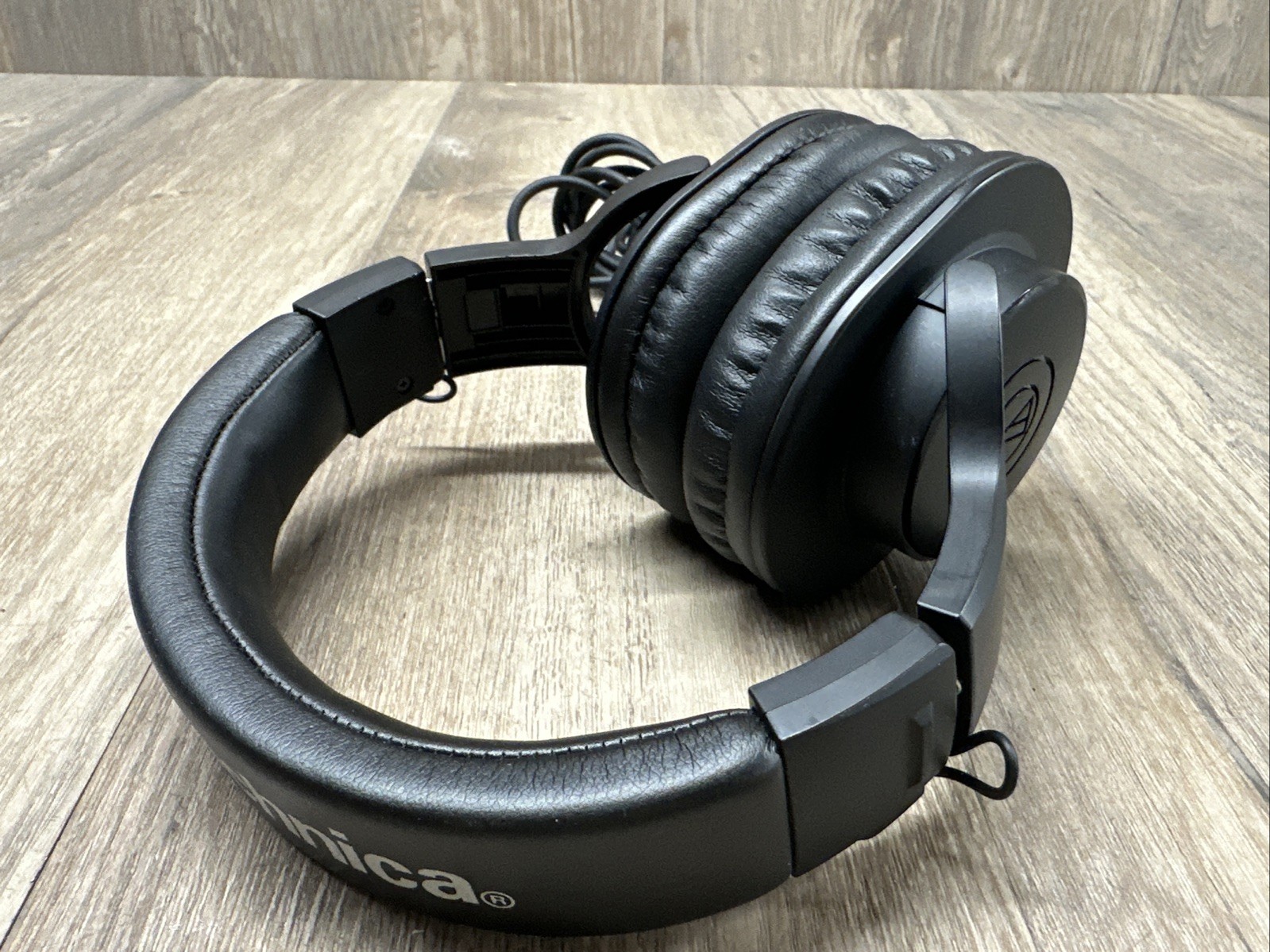 Audio-Technica ATH-M20x Closed-Back Monitor Headphones (Black)