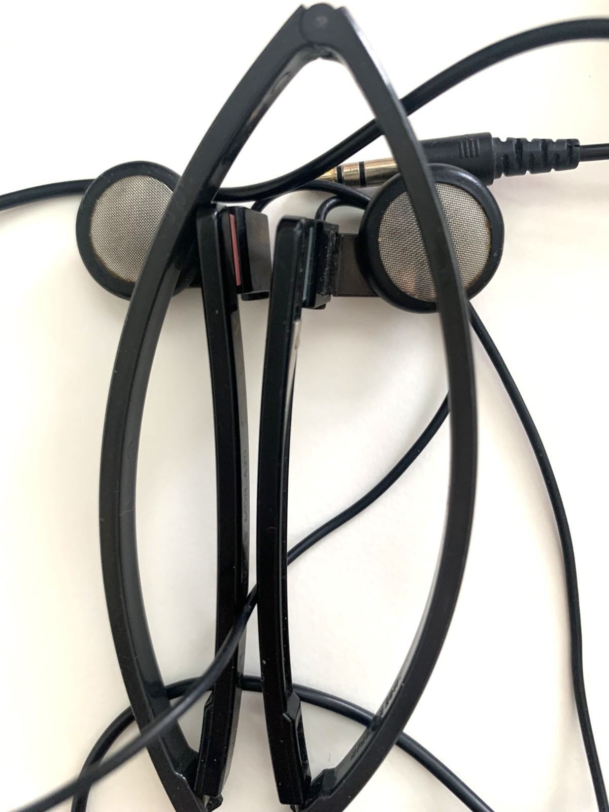 MDR-A 20 headphones, bought them about 10 years ago, never let me down, EXCELLEN