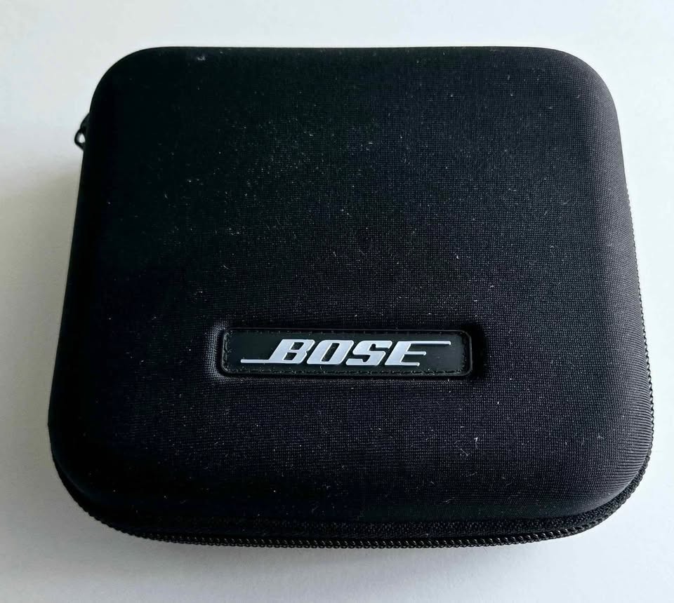 Bose Mobile On Ear Headphones with Microphone Barely Used