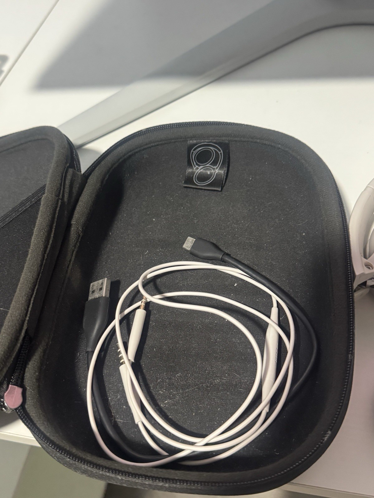 Bose Quiet comfort White Over The Ear Wireless Headphones