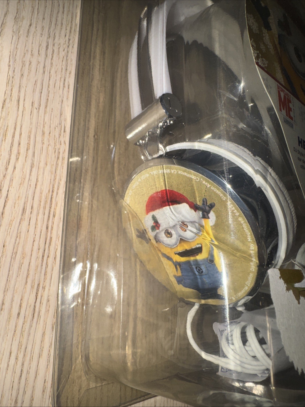 Despicable Me Minions Holiday Santa Headphones DJ Over Ear Stereo White Silver