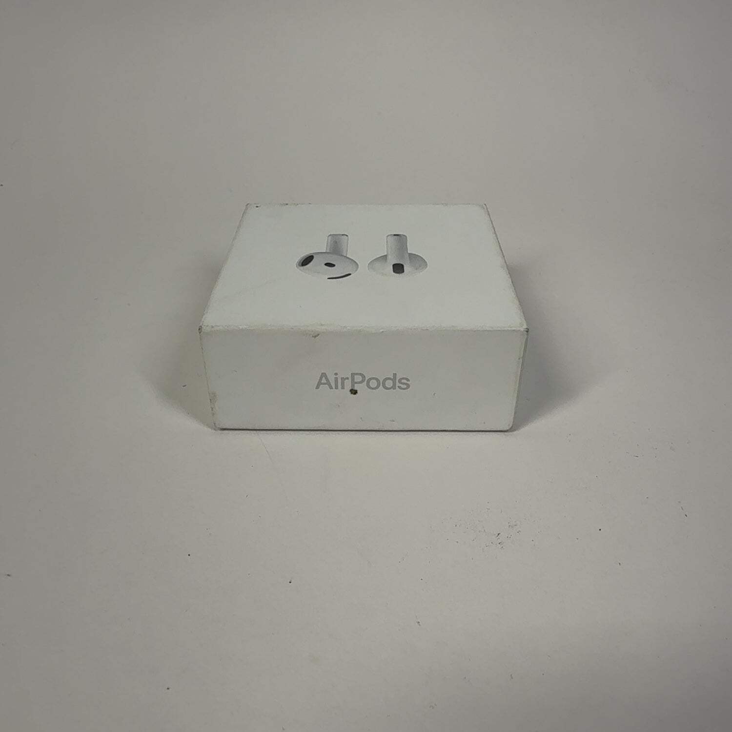 New Apple AirPods 4th Gen with Charging Case A3050 A3053 A3058 MXP63LL/A