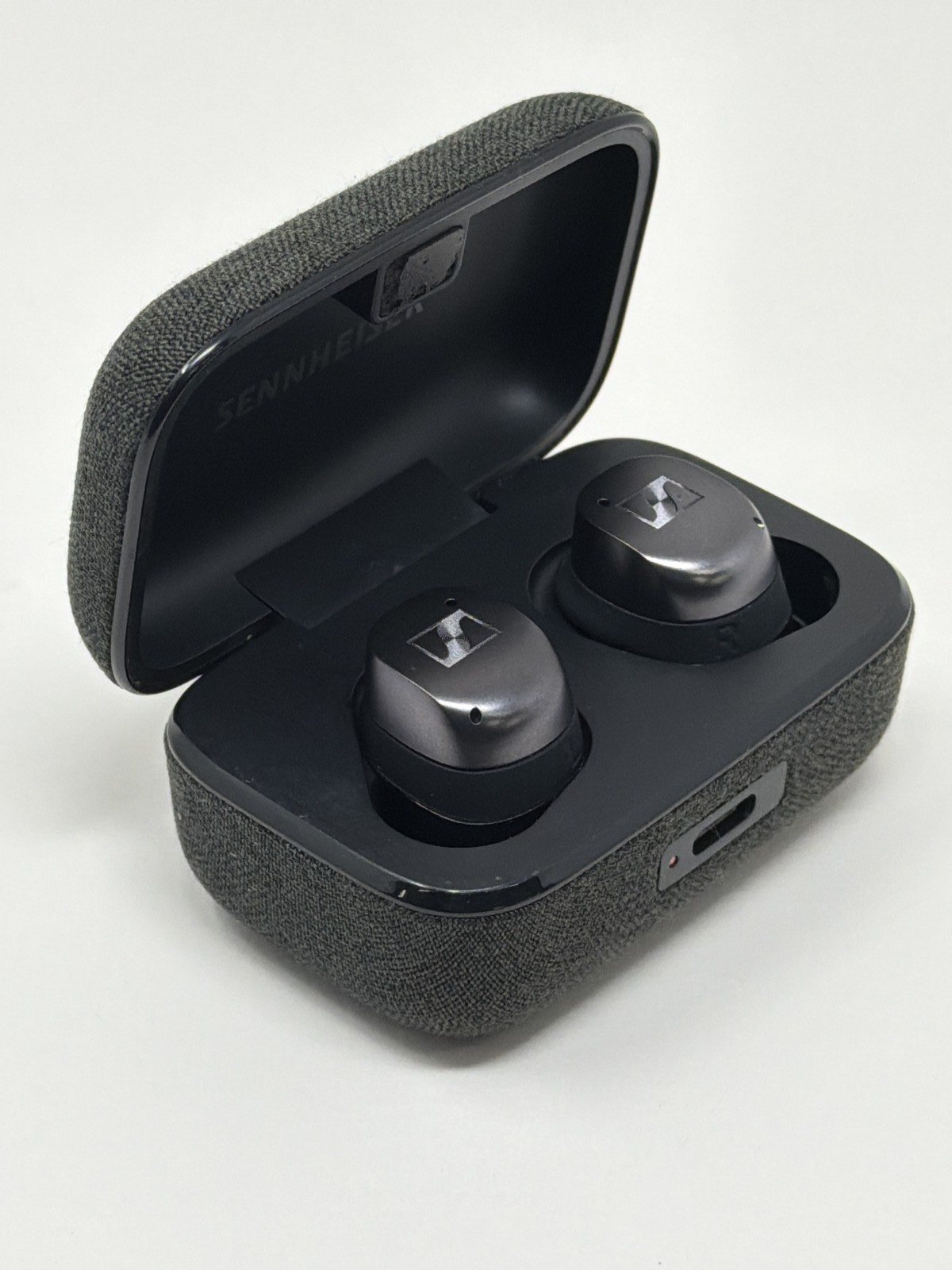 Sennheiser Momentum 4 Over The Ear Wireless Earbuds Black Graphite Good