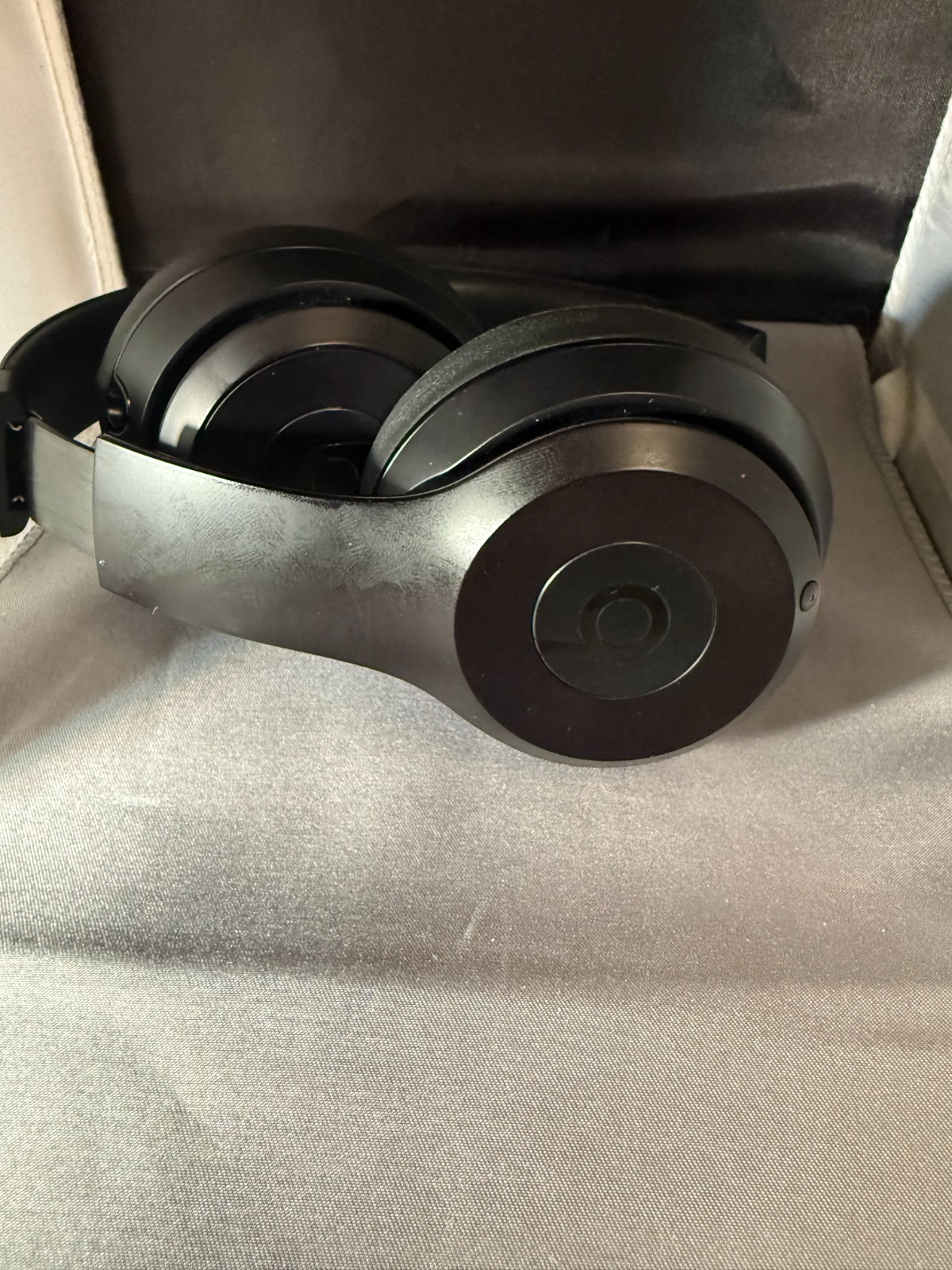 Beats by Dr. Dre Beats Solo3 Wireless On-Ear Headphones – Matte Black